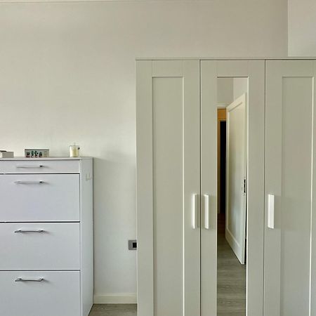 Hostiguest Coliving Leon Y Castillo لاس بالماس دي غران كاناريا المظهر الخارجي الصورة