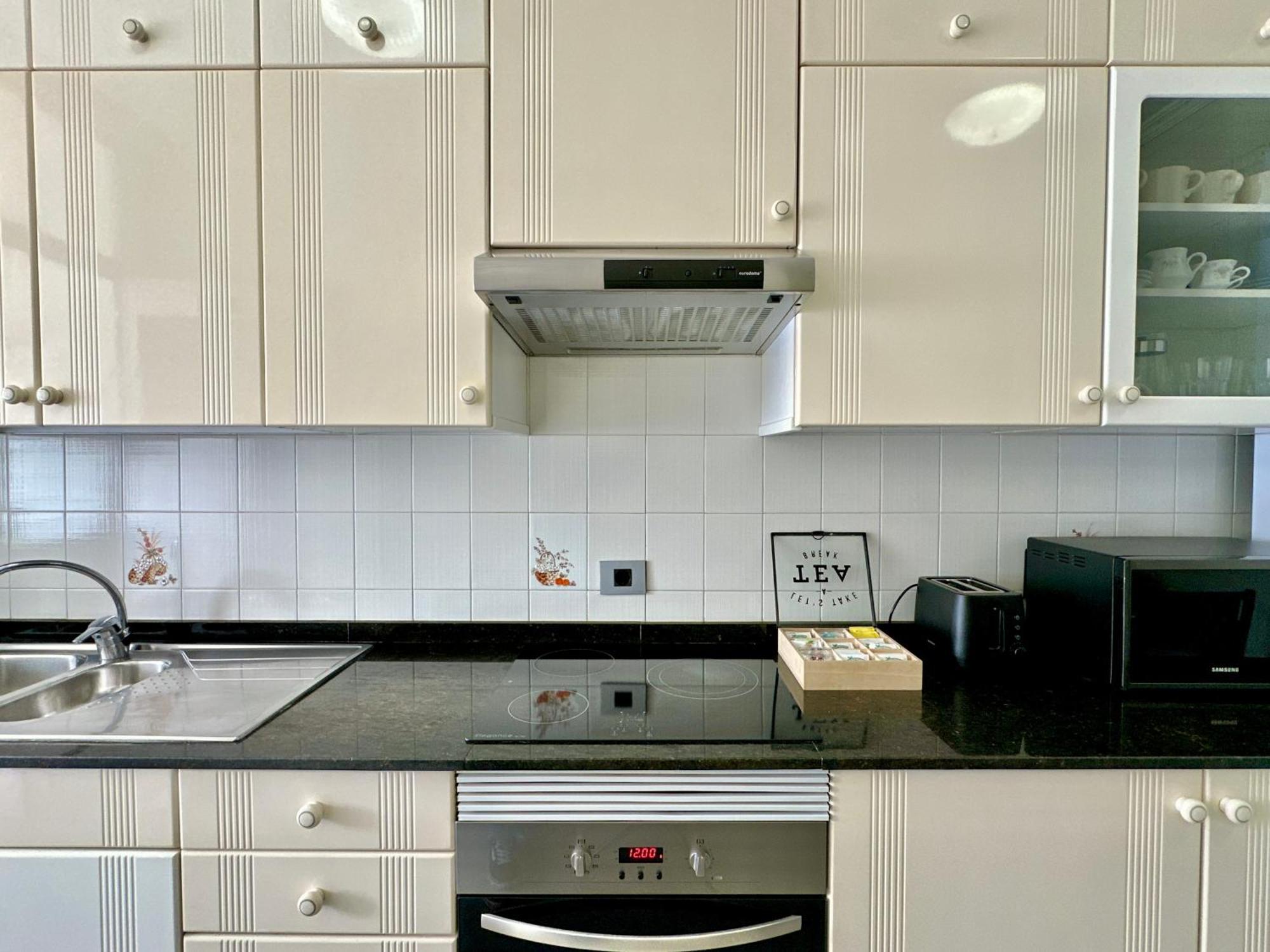 Hostiguest Coliving Leon Y Castillo لاس بالماس دي غران كاناريا المظهر الخارجي الصورة