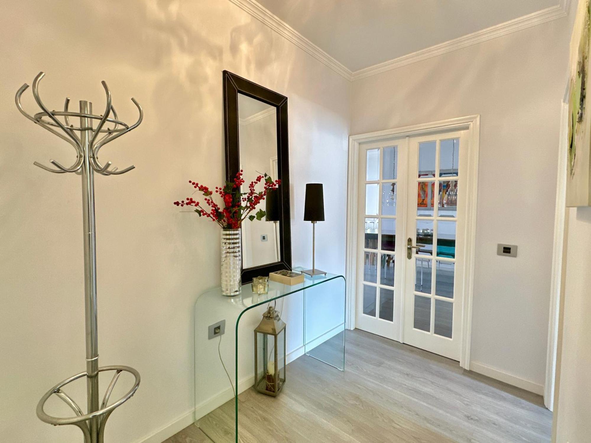 Hostiguest Coliving Leon Y Castillo لاس بالماس دي غران كاناريا المظهر الخارجي الصورة