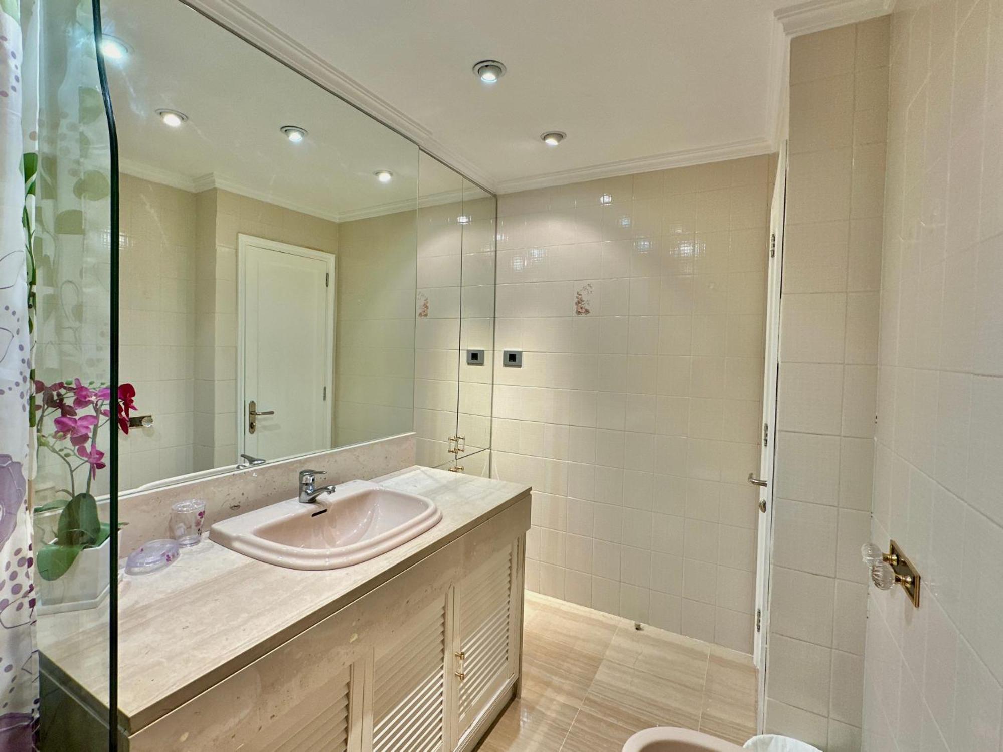 Hostiguest Coliving Leon Y Castillo لاس بالماس دي غران كاناريا المظهر الخارجي الصورة